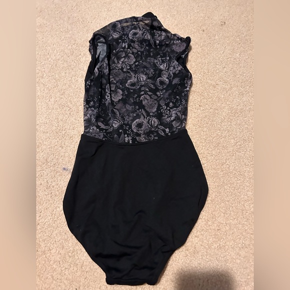 Leotard - Picture 2 of 3